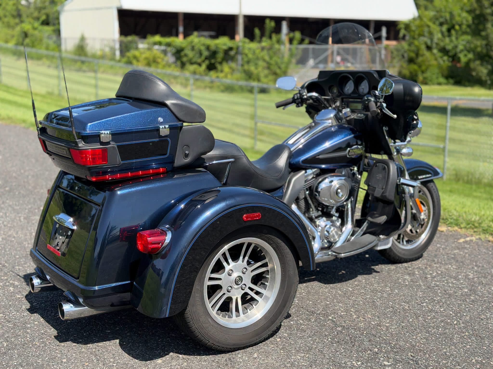 2012 Harley Davidson Triglide Tri-Glide Ultra Classic FLHTCUTG - photo 1